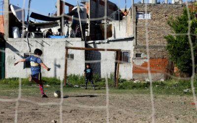 Quel filo profondo che legava Maradona e Papa Francesco nel voler portare felicità ai poveri