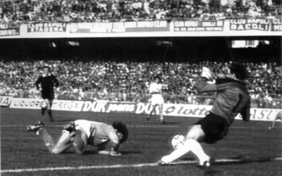 Quando Maradona volò basso per segnare di testa